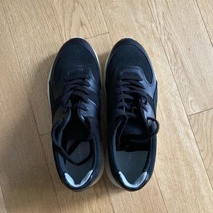 NEW Everlane women's Tread sneakers size 8 black